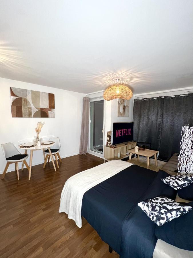 "Moonlight" Gare A 10Min De Paris, Wifi, Terrasse , Parking Lägenhet Argenteuil Exteriör bild